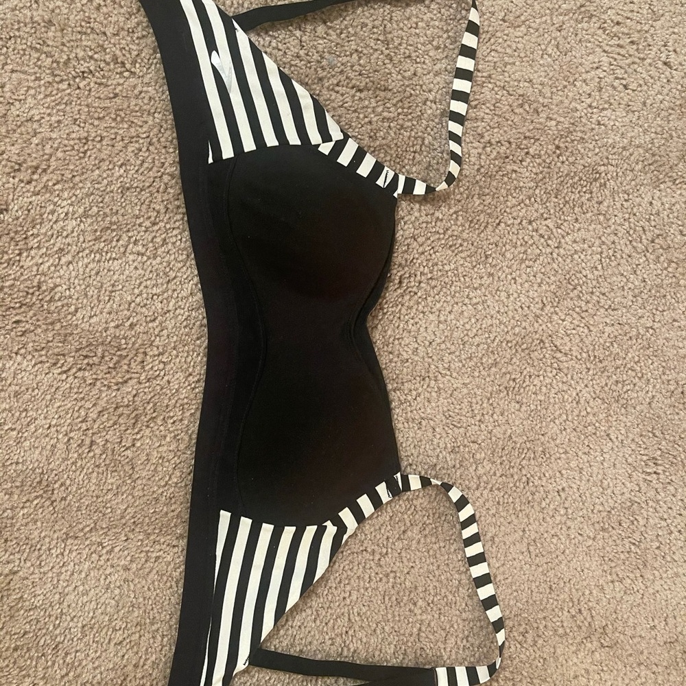 Brooks Freeform black and white striped sports bra